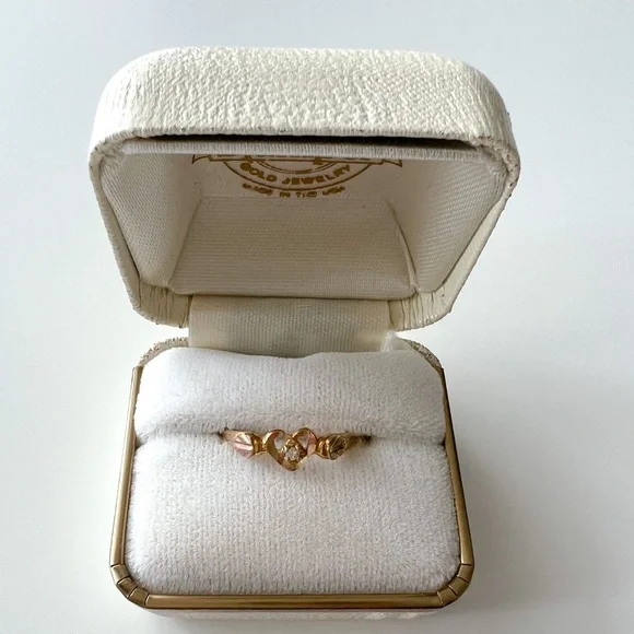 Stamper Black Hills Gold Heart-Shaped Diamond Ring - Picture 2 of 9